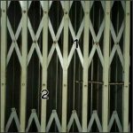 pusat pintu harmonika